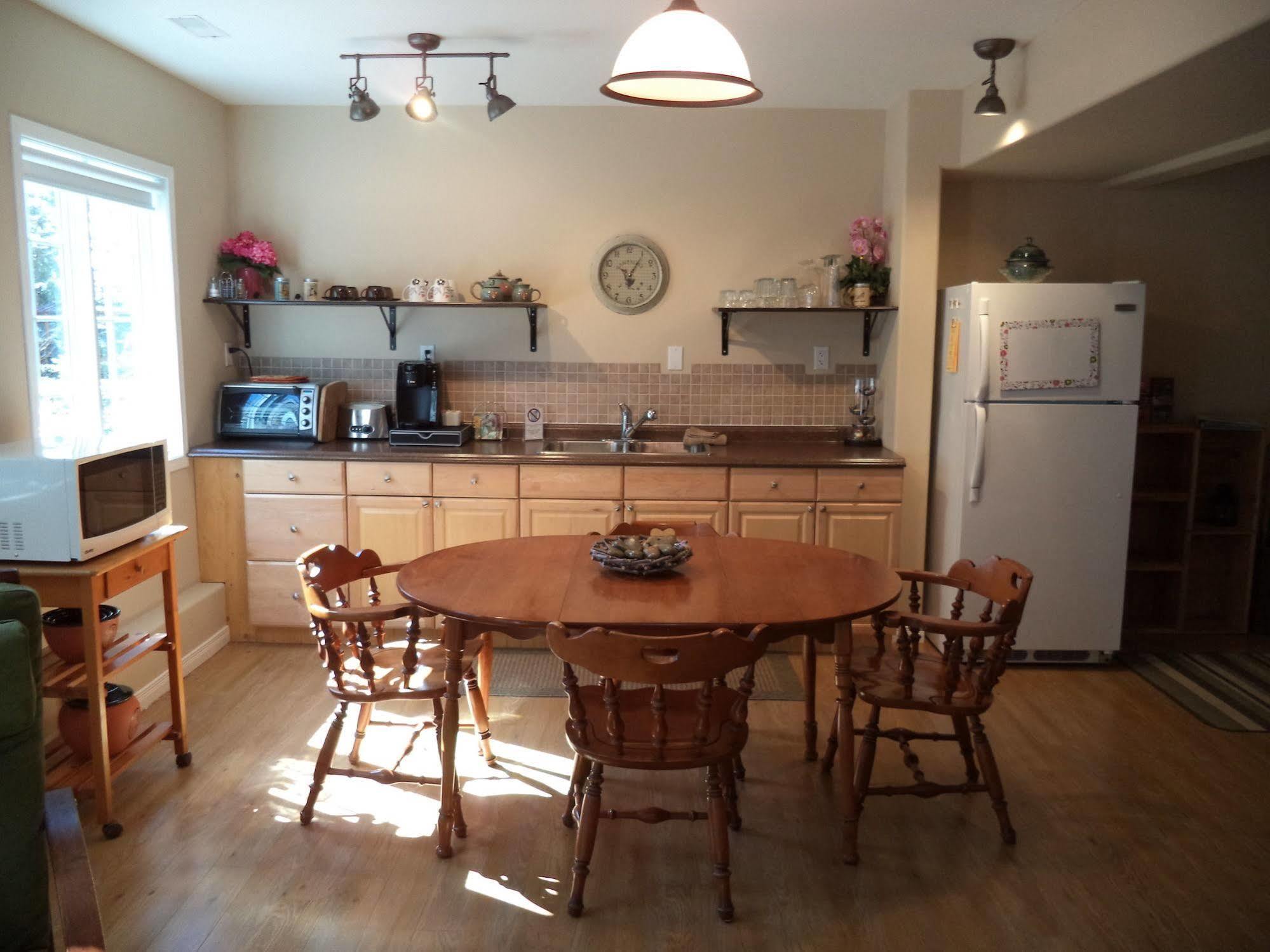 The Treehouse Bed And Breakfast Flesherton Εξωτερικό φωτογραφία